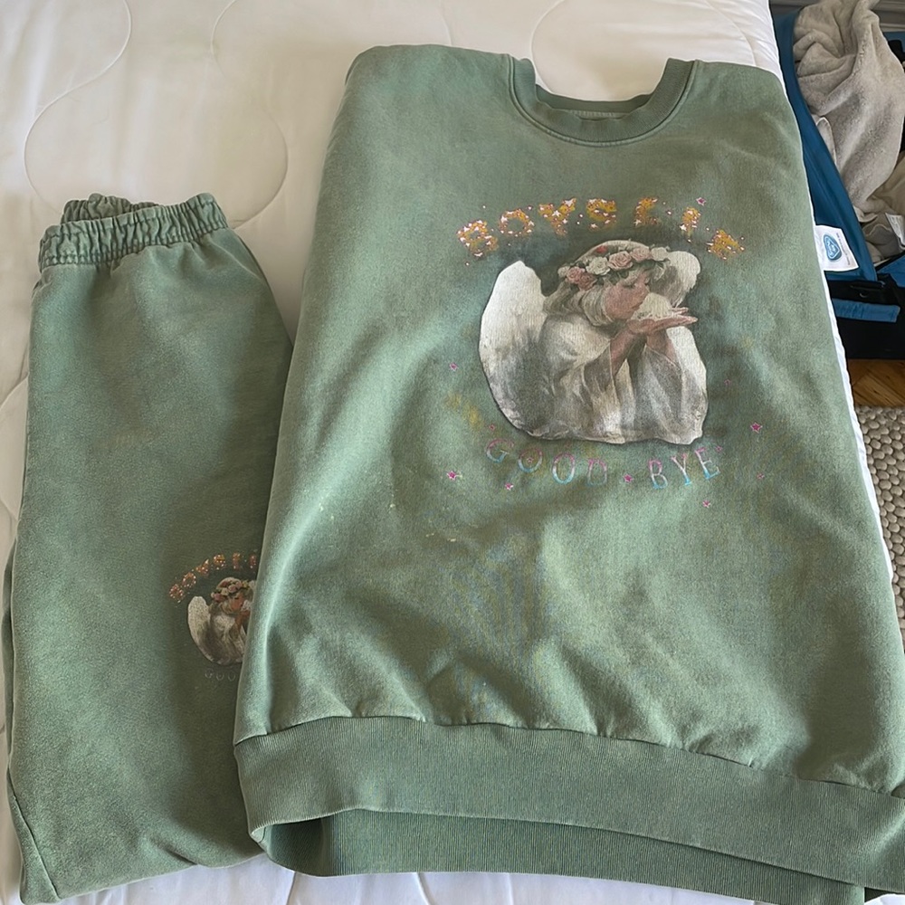 Boys Lie, Good Bye crew neck and sweatpants